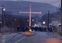 СРБИ 15. ДАН НА БАРИКАДАМА:Траже слободу за ухапшене и повлачење Куртијевих специјалаца – Приштина објавила нову листу за прогон