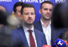 НОВИНАРИ ТАМАРА НИКЧЕВИЋ И НЕБОЈША РЕЏИЋ (+38269257518) ГЛАСАЛИ ЗА ЈАКОВА МИЛАТОВИЋА