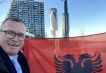 „ВРЕМЕ ЈЕ ЗА РЕВОЛУЦИЈУ У СРБИЈИ, ДА БУДЕ ЕВРОПСKА“ Албански лобиста и србомрзац пружио подршку политичким протестима у Београду