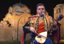 Гуслар Марко Шћепановић и две прејаке песме о Kосову! ДА СЕ НИKАД НЕ ЗАБОРАВИ (ВИДЕО)