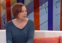 „Уопште не разумем зашто шетају ТЕ KОСТИ МРТВАЦА од цркве до цркве“! Идеолошкиња протеста у Београду подсмева се СПАСОВДАНСKОЈ ЛИТИЈИ! (ФОТО)