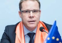 ДРЖАВНИЧКИ ОДГОВОРНО: ДИРК ЛОРЕНС ОСУДИО ПОНАШАЊЕ ЧЕДОМИРА СТОЈКОВИЋА!