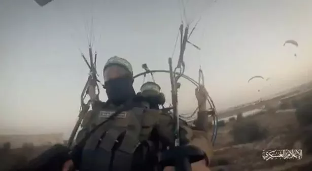 0_Hamas-publishes-video-footage-of-its-fighters-using-motorized-hang-gliders-to-infiltrate-southern-Is