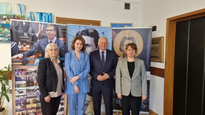 sastanak-u-ambasadi-srbije