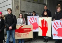 СМЕТАЈУ ИМ СРПСКЕ ЗАСТАВЕ, А НЕ СМЕТАЈУ ИМ ЗНАК ОТПОРА И ШИПТАРСКА КРВАВА ШАКА! Студенти у блокади објавили скандалозно саопштење!