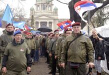 ШКОЛОВАНА ОМЛАДИНА ЈЕ НАЈЈАЧЕ ОРУЖЈЕ 21. ВЕКА: Ратни ветерани „Црвених беретки“ уз студенте који желе да уче (ВИДЕО)