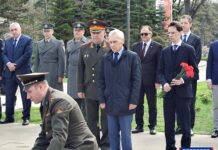 Срби и Руси се заједно поклонили жртвама НАТО агресије