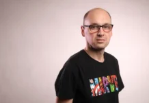 „БИТИ ГЕЈ ВИШЕ НИЈЕ ТАБУ, БУДИТЕ СВОЈИ“ Млади писац Живојин Д. Панајотовић о новој књизи, али и животу хомосексуалаца у Србији