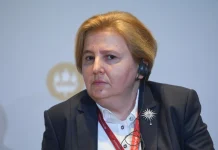 ЗАШТО ЈЕ ЗАГОРКА ДОЛОВАЦ ОБИЛАЗИЛА ПОЈЕДИНЕ АМБАСАДЕ И ТРАЖИЛА ПОДРШКУ ДА НЕ ПОШТУЈЕ ОДЛУКУ УСТАВНОГ СУДА?