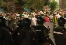 ОГЛАСИЛА СЕ БАКА КОЈА ЈЕ ЛЕГИТИМИСАНА У ЗЕМУНУ: Не бих волела да полицајка остане без посла, блокадере не могу да гледам
