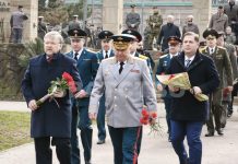 Дан бранилаца Отаџбине: венци положени на четири спомен-обележја у Београду